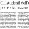 Gli studenti dell'università per reclamizzare la raccolta